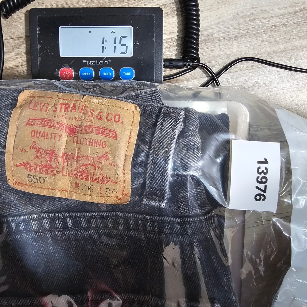 Levis 550 Relaxed Fit Jeans MEN 36x36 Black Faded Tapered Leg Denim Pant VTG Y2K - Picture 12 of 12